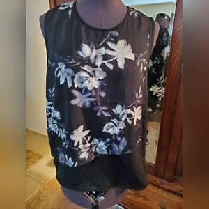 BCBG Maxazria Black White Floral Sleeveles Summer Top
